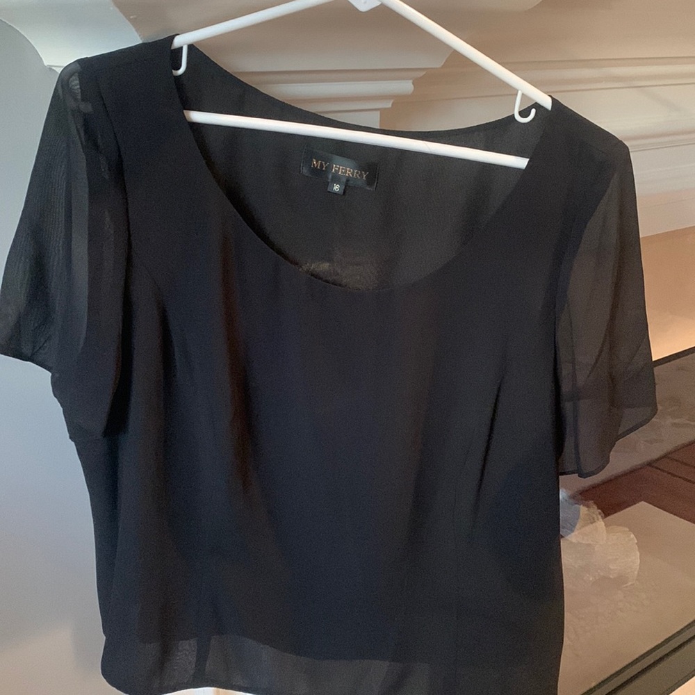 Cute black top